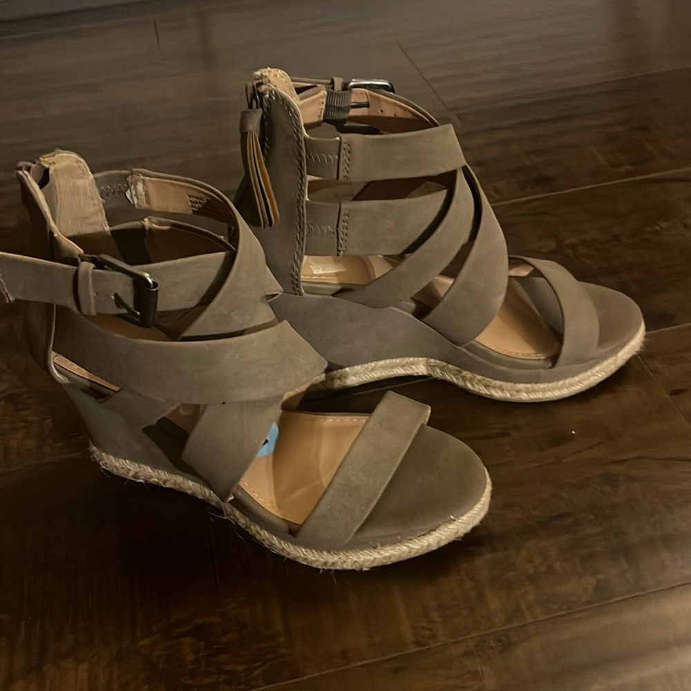 Report wedges size 6